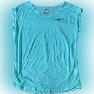 Nike Women’s Teal DriFit Top Size M